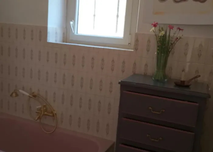 Maison Avec Jardin Pret Du Centre Historique *